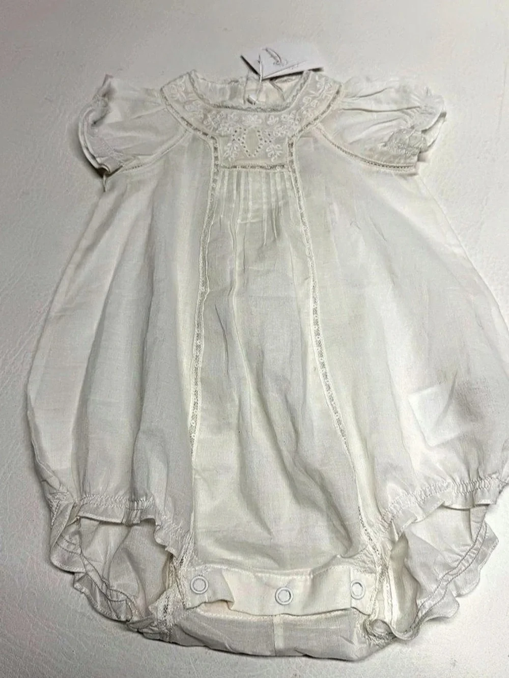 Bonpoint Baby 3M White Ruffle Romper NWT